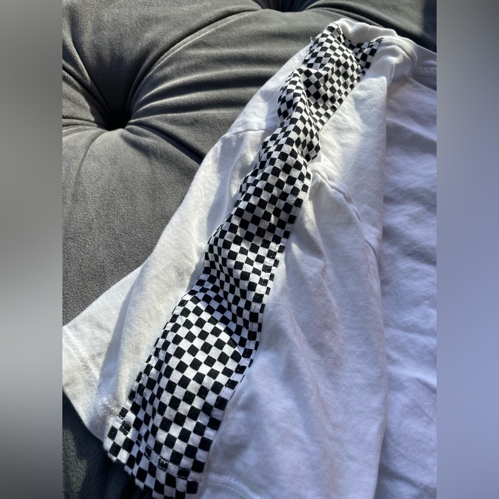 Guess Denim White T shirt Size M checkered Design | Closet Label #57.) - Picture 5 of 6